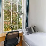No 13 Georgian Shared House - By Clifton Short Lets Guest house