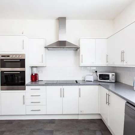 No 13 Georgian Shared House - By Clifton Short Lets *