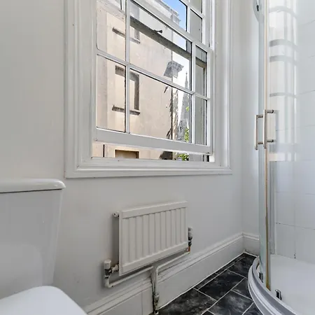 No 13 Georgian Shared House - By Clifton Short Lets בריסטול
