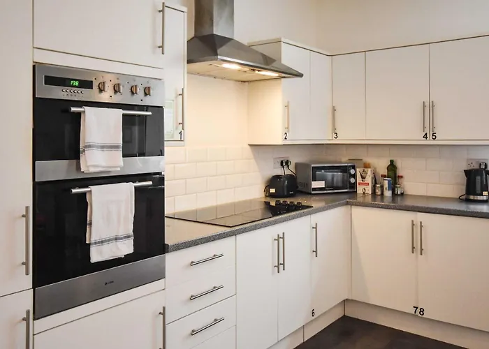 Guest house No 13 Georgian Shared House - By Clifton Short Lets