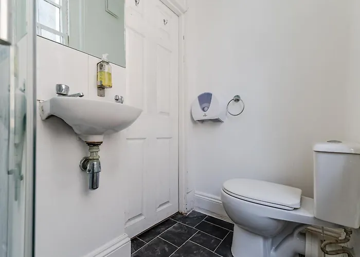 Guest house No 13 Georgian Shared House - By Clifton Short Lets Bristol