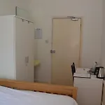 No 13 Georgian Shared House - By Clifton Short Lets