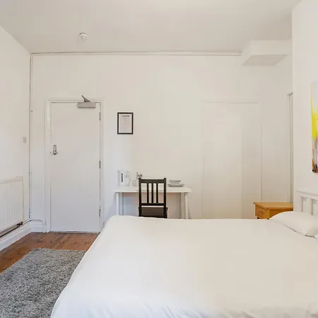 No 13 Georgian Shared House - By Clifton Short Lets Гостьовий будинок Бристоль